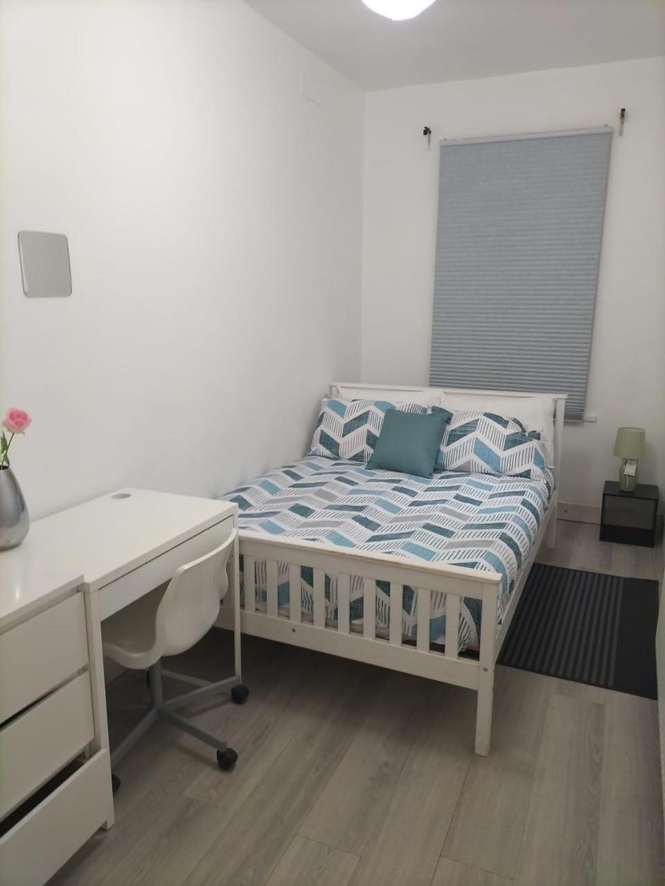 Comfortable Double Bed Located Near City Centre, Suitable For Contractors Health Care Professionals Or Long Business Stays In Coventry Or Delightful Holidays In Coventry Or Within The West Midlands Area Free Wifi Tea And Coffee Provided Экстерьер фото