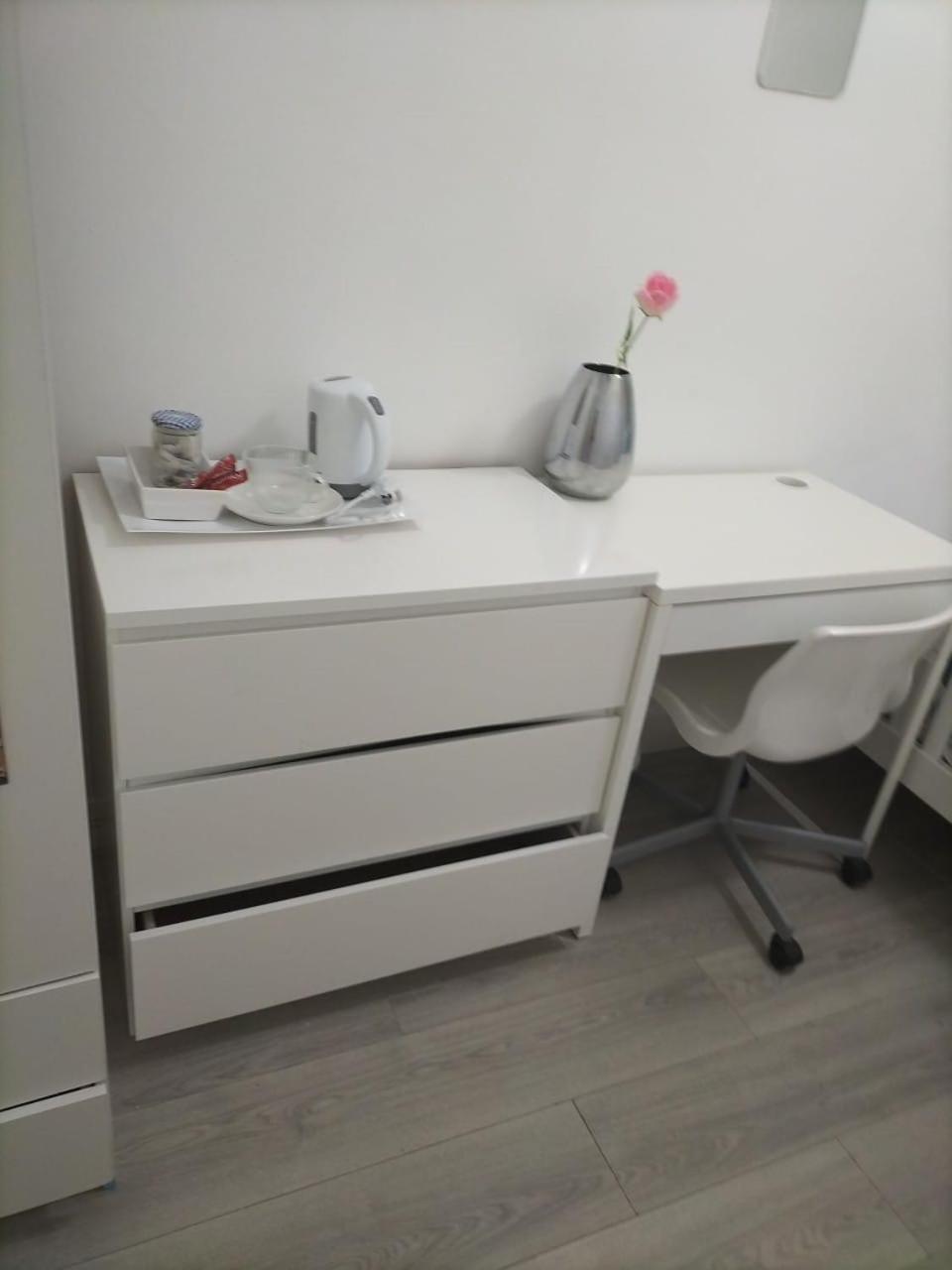 Comfortable Double Bed Located Near City Centre, Suitable For Contractors Health Care Professionals Or Long Business Stays In Coventry Or Delightful Holidays In Coventry Or Within The West Midlands Area Free Wifi Tea And Coffee Provided Экстерьер фото